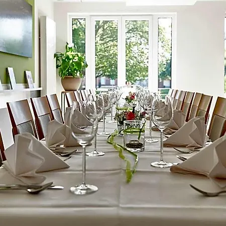 Schwanenhof Und Restaurant Отель 3*