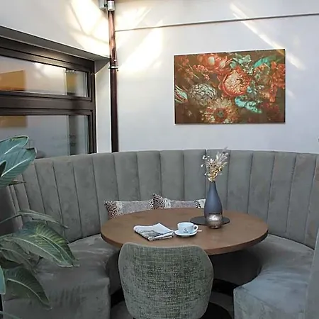 Отель Schwanenhof Und Restaurant 3*