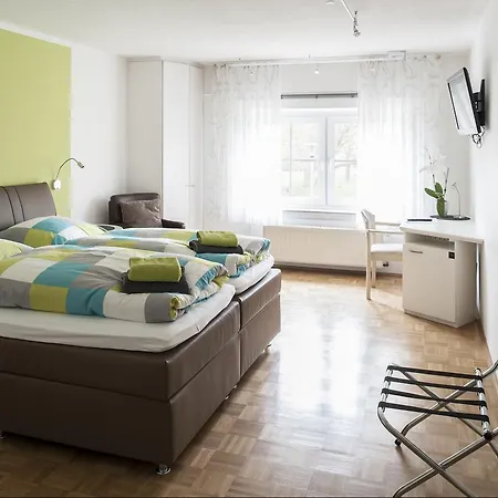 Hotel Schwanenhof Und Restaurant 3*